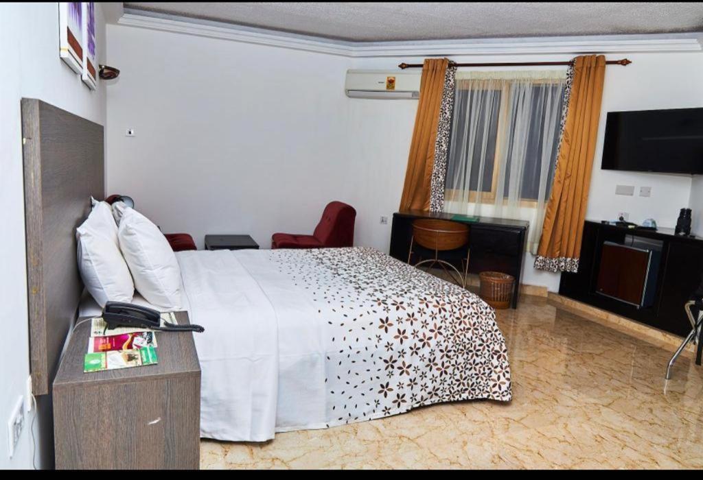 Royal Basin Resort Kumasi Exterior photo